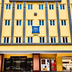 Ibis Budget Emerald Hotel